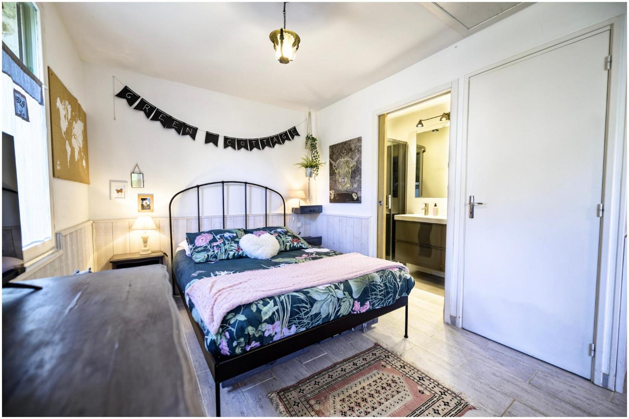Les 2 Gites Des Chambres De Capucine Carcagny Bilik gambar